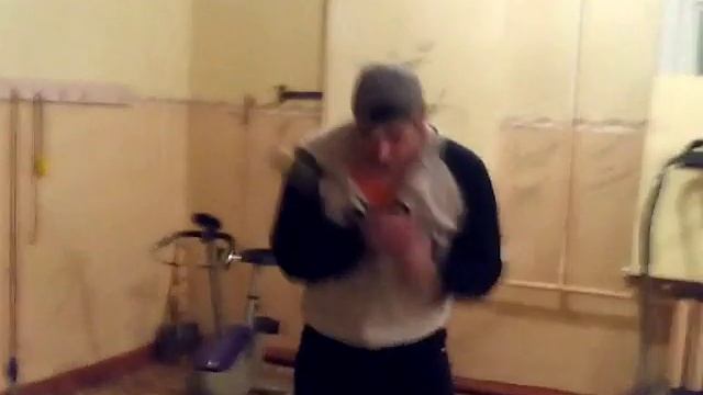 Мяч на резинке смотреть онлайн