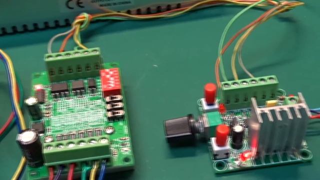 Простая схема подключения Nema 23. Шаговый двигатель nema и генератор импульсов. смотреть онлайн