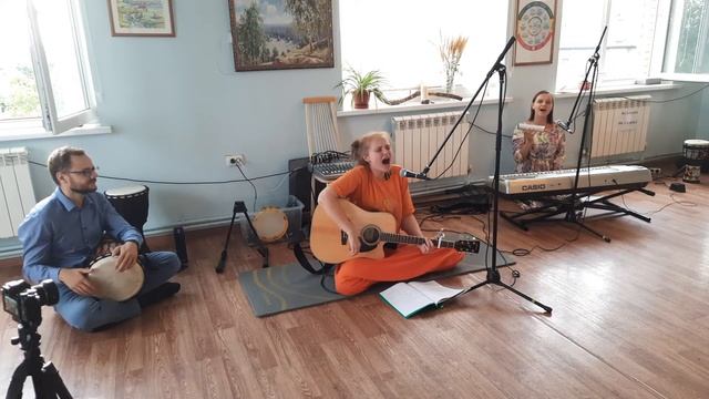 Гаури - русская мантра, "Тело наш храм, ум светлый друг, душа божество, а любовь вокруг"