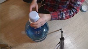 Как установить помпу на бутыль 19 л на примере Помпа для воды HotFrost A6 ?