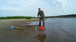 Ловля чехони на донку с кормушкой (на фидер) - Клип