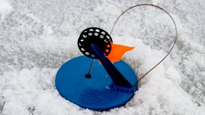 Оснастка зимней жерлицы.