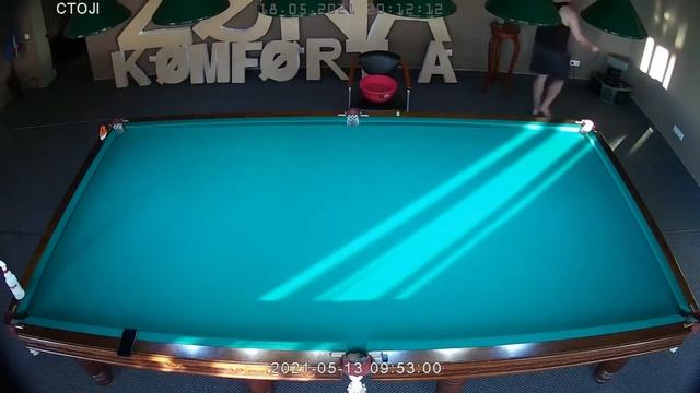 Чистим бильярдное сукно на столе смотреть онлайн