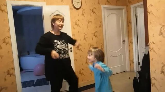 Новогодняя разминка смотреть онлайн