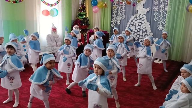 Детский сад "Шумкар". Танец" jingles bells rock"