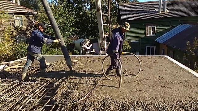 Вибрирование бетона при заливке монолитного межэтажного перекрытия смотреть онлайн