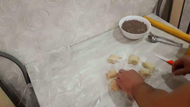 Как приготовить воздушные хрустящие чебуреки