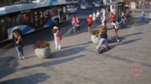 Камеры сняли, как 15-летняя самокатчица сбила женщину в Волгограде