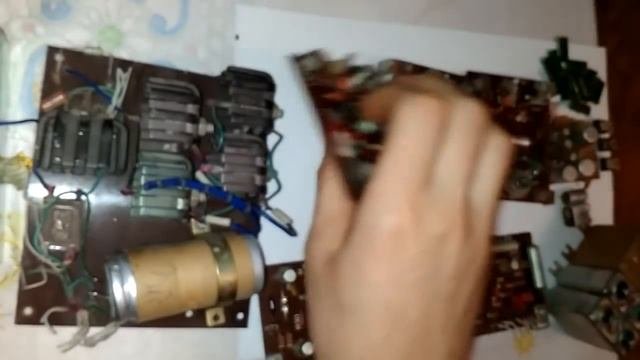 Приемные радиодетали которые стоят денег и содержат драгметаллы.