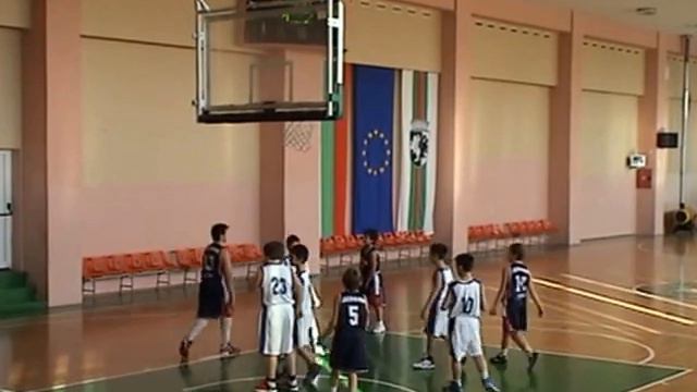 Черноморец - Делфин 12 г (Сливен 16.11.2013) - част 2 смотреть онлайн