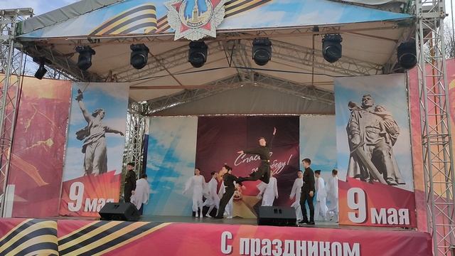 "Журавли" - Танцевальный ансамбль "Потешная Слобода", руководитель Марина Георгиевна Бедращук.