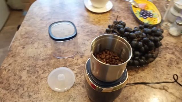 Молем ароматный кофе в кофемолке Kitfort KT-769#Kitfort#KT-769#Kitfortкофе#KофемолкаKitfort смотреть онлайн