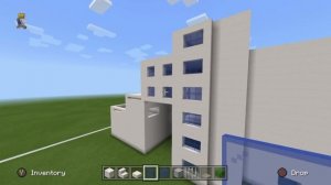 Minecraft Tutorial: How To Make A Hospital "City Build 2021"