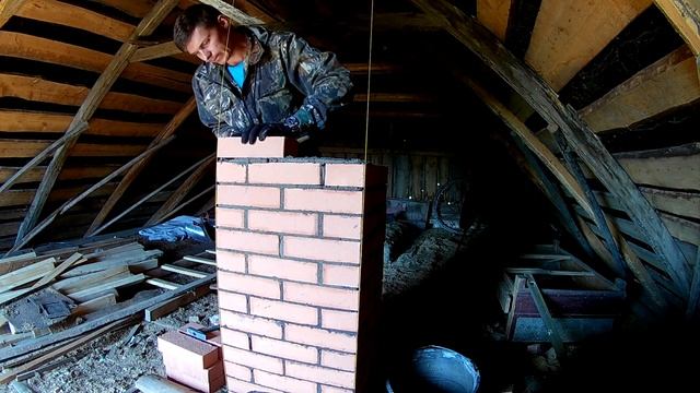 Кирпичная печная труба . Осталось совсем немного . 8 день кладки печи смотреть онлайн