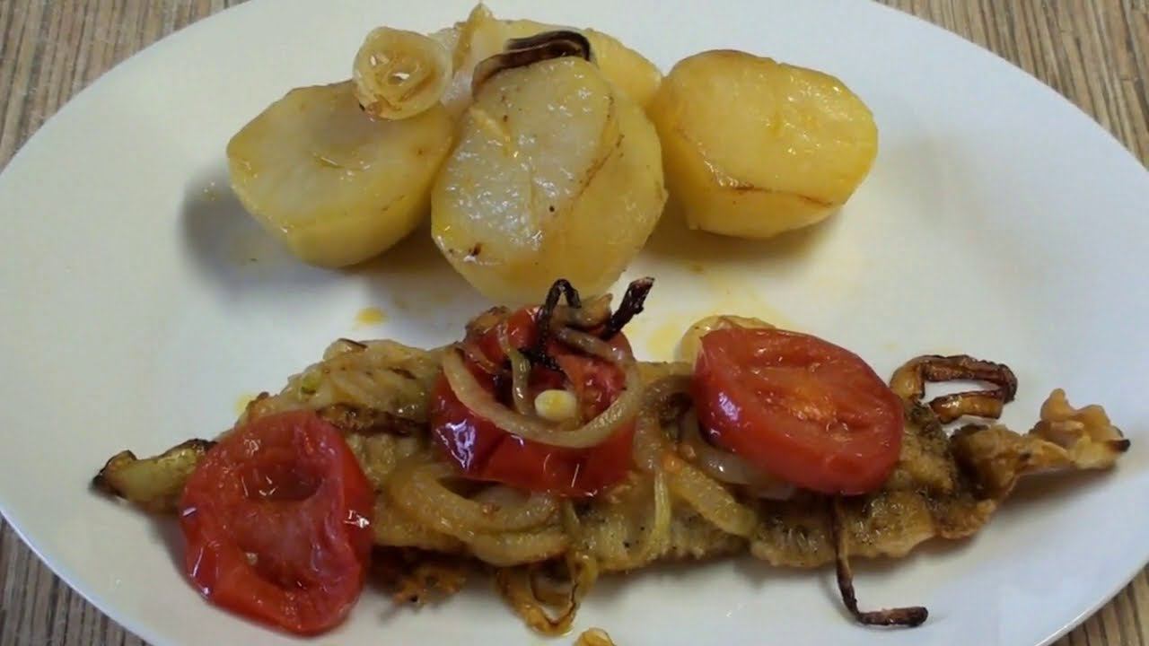 Жаренная камбала с овощами !!! Супер вкусно !!! Как почистить и разделать камбалу.