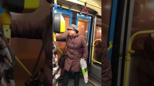 Бабушка села не на тот автобус. И тут началось....Жлоб ванючий,...