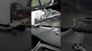 Правильно снимаем зеркало салона (заднего вида) на Jaguar i‑pace