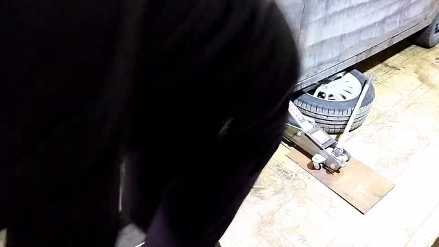 Как поменять колеса на автомобиле самостоятельно| Как заменить резину правильно| Как заменить колес