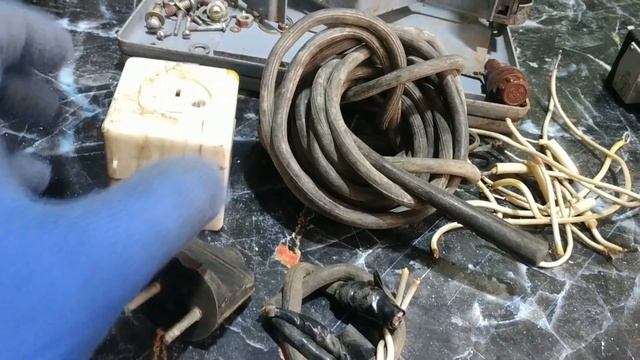 Понижающее устройство СССР из компьютерного класса сельской школы. Медь, латунь, серебро. смотреть онлайн