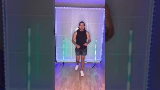 Урок танцы для начинающих «деспасито»