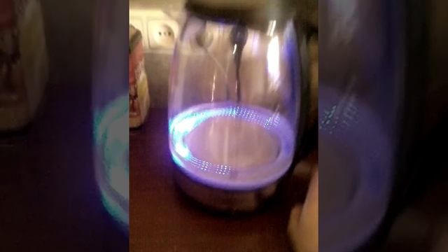 Стеклянный электрический чайник Elenberg KT-1102 смотреть онлайн