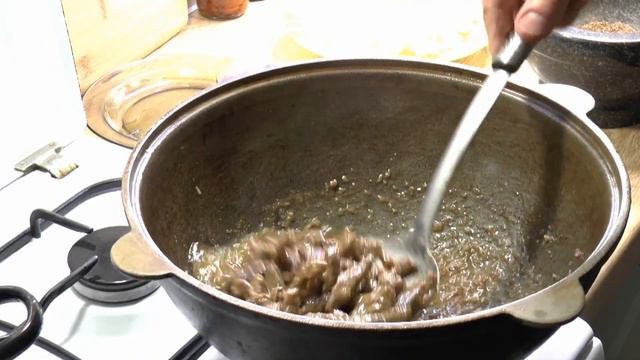 Жареная с луком и нутом говядина (казан - кабоб) смотреть онлайн