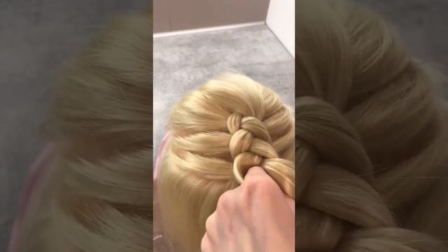 Французская коса.Плетение косы.Basic French braid Reverse.Прически в школу.Причёски на каждый день