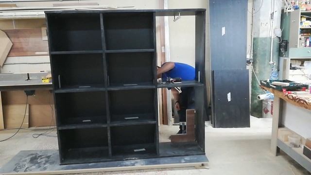 шкаф с распашными стеклянными фасадами и петлями блюм, будни столяра
