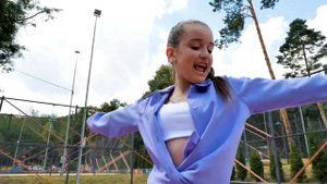 Adela Bors - Arriba 05 August, ora 19:00 TEASER