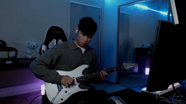 Polyphia - Icronic Outro Solo w/ the new TOD10 смотреть онлайн