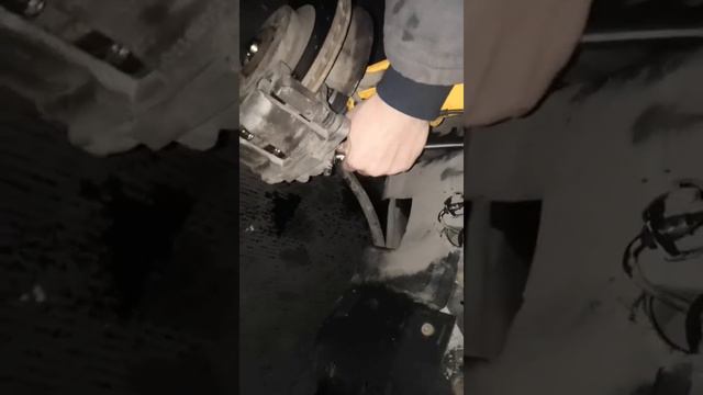 Как поменять тормозной шланг приора. смотреть онлайн