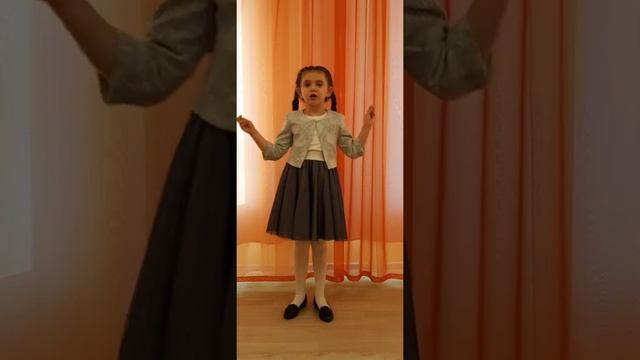 Стихотворение А. Барто "В театре" смотреть онлайн