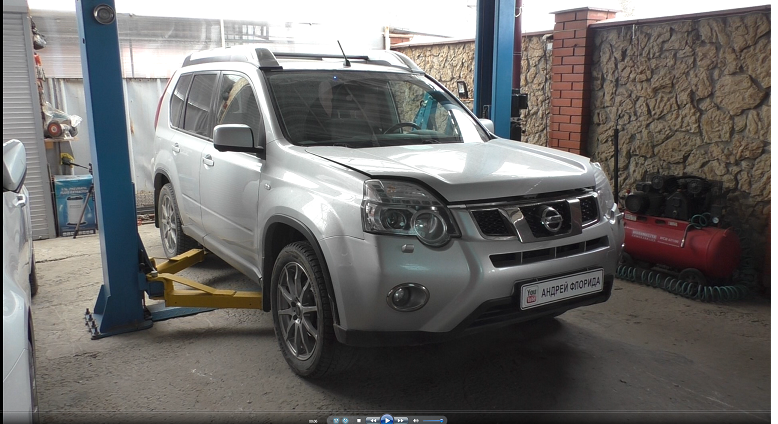 Замена нижней подушки двигателя на Ниссан Х трейл 2014 года Nissan X TRAIL