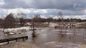 В российских регионах обостряется ситуация с весенними паводками