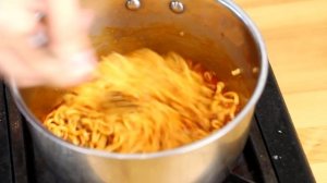 САМАЯ ОСТРАЯ ЛАПША?(АДовый ОБЗОР)