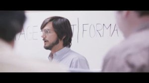 Стив Джобс: Империя Соблазна. Отрывок про увольнение из за шрифтов.