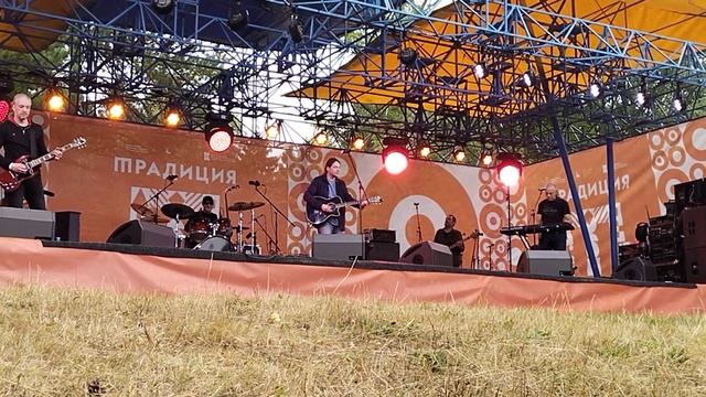 Калинов мост. Назад в подвалы. Я тебя оставил В зной на берегу Верить в свой разлив бессонно. смотреть онлайн