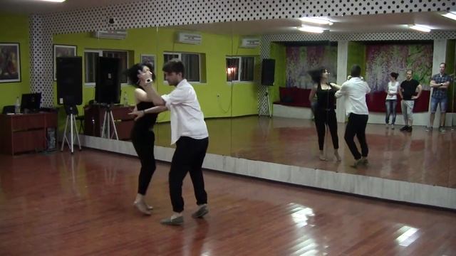 Бачата урок с Румен и Милица, петък - 13 юни 2014 смотреть онлайн