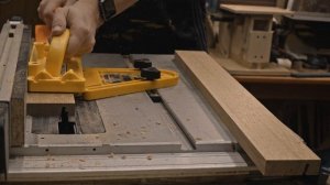 Подставки для телефона из дерева своими руками. Простое изделие из дерева. Столярная мастерская.