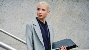 Размышления о словах песни про хорошую одинокую женщину. Жалеть их или нет? Сами путь выбрали такой