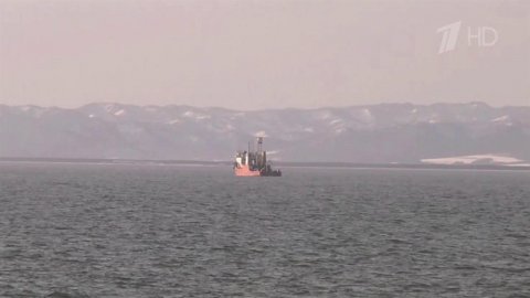 Спасательная операция разворачивается в Татарском проливе между материком и Сахалином