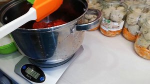 Рыбные фрикадельки в томате с овощами