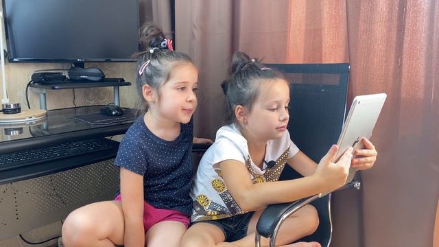 АДЕЛИНА И ДАРИНА ТРОЛЯТ АЛИСУ)СКОЛЬКО ЛЕТ АЛИСЕ?и кто она вообще? смотреть онлайн