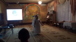 Танец "Ангелы добра" исполняют дети гр№5 МБДОУ "ЦРР - д/с "Сказка"