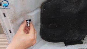 Установка амортизаторов капота на Ford Fusion 2 / Форд Фьюжен 2 железный капот