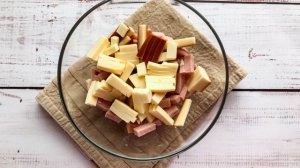 Салат София с копченым сыром