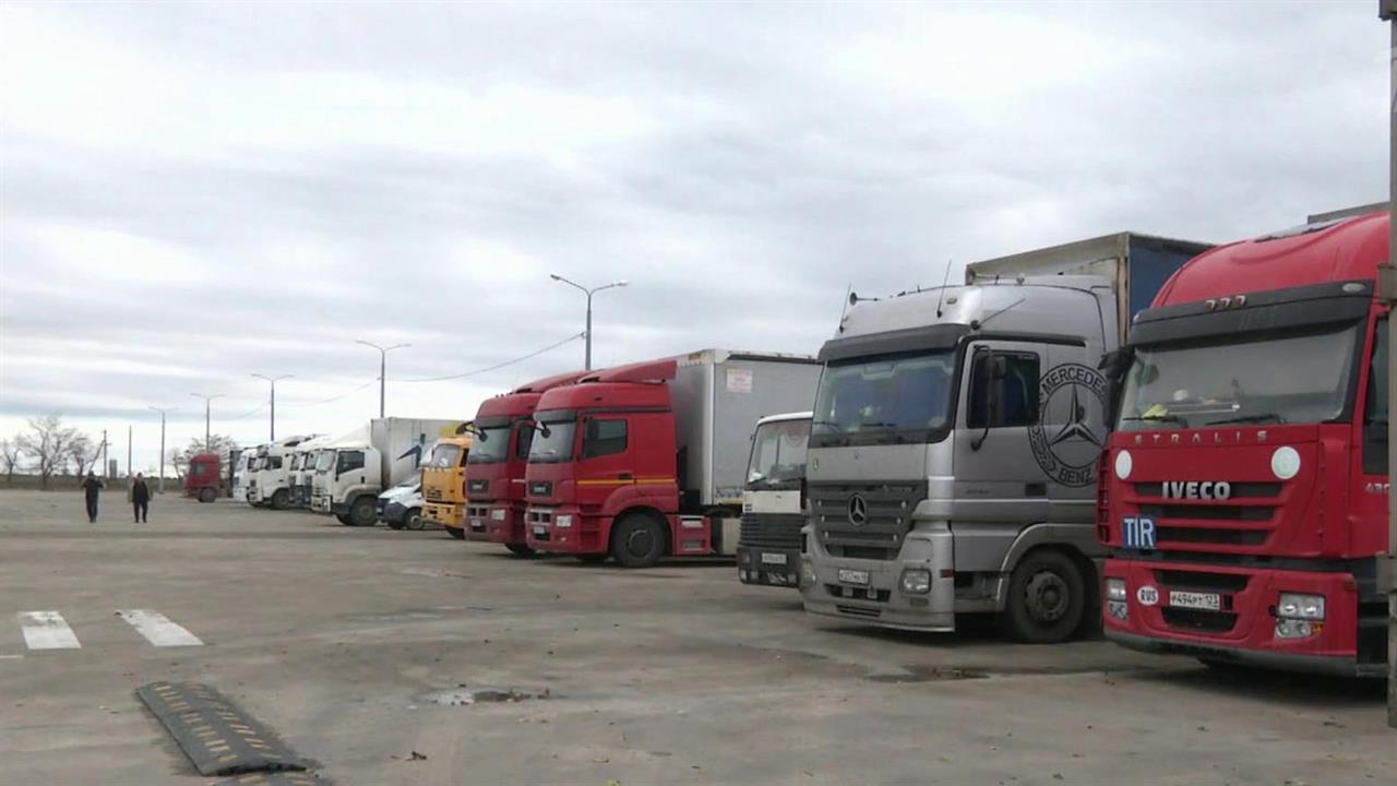 Грузовые поставки в Крым осуществляются в срок, а иногда и с опережением графика