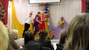 Новый Год(сценка+танец)