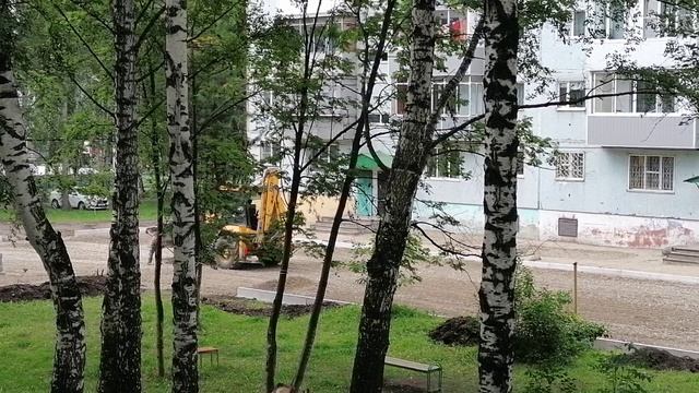 Ремонт Двора день 7 Установка бордюров планировка.mp4