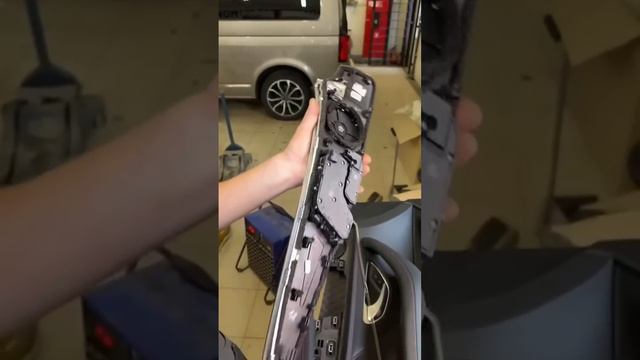 Разобрали салон Mercedes-Benz E class для антискрипа. смотреть онлайн